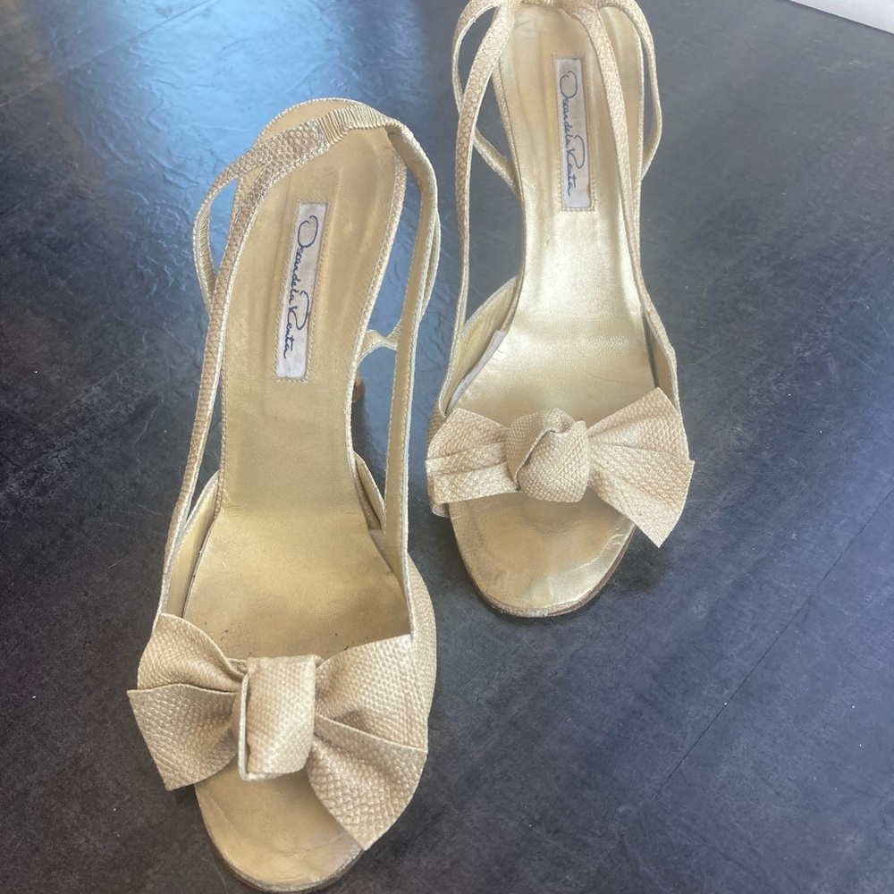 Oscar De La Renta Heals